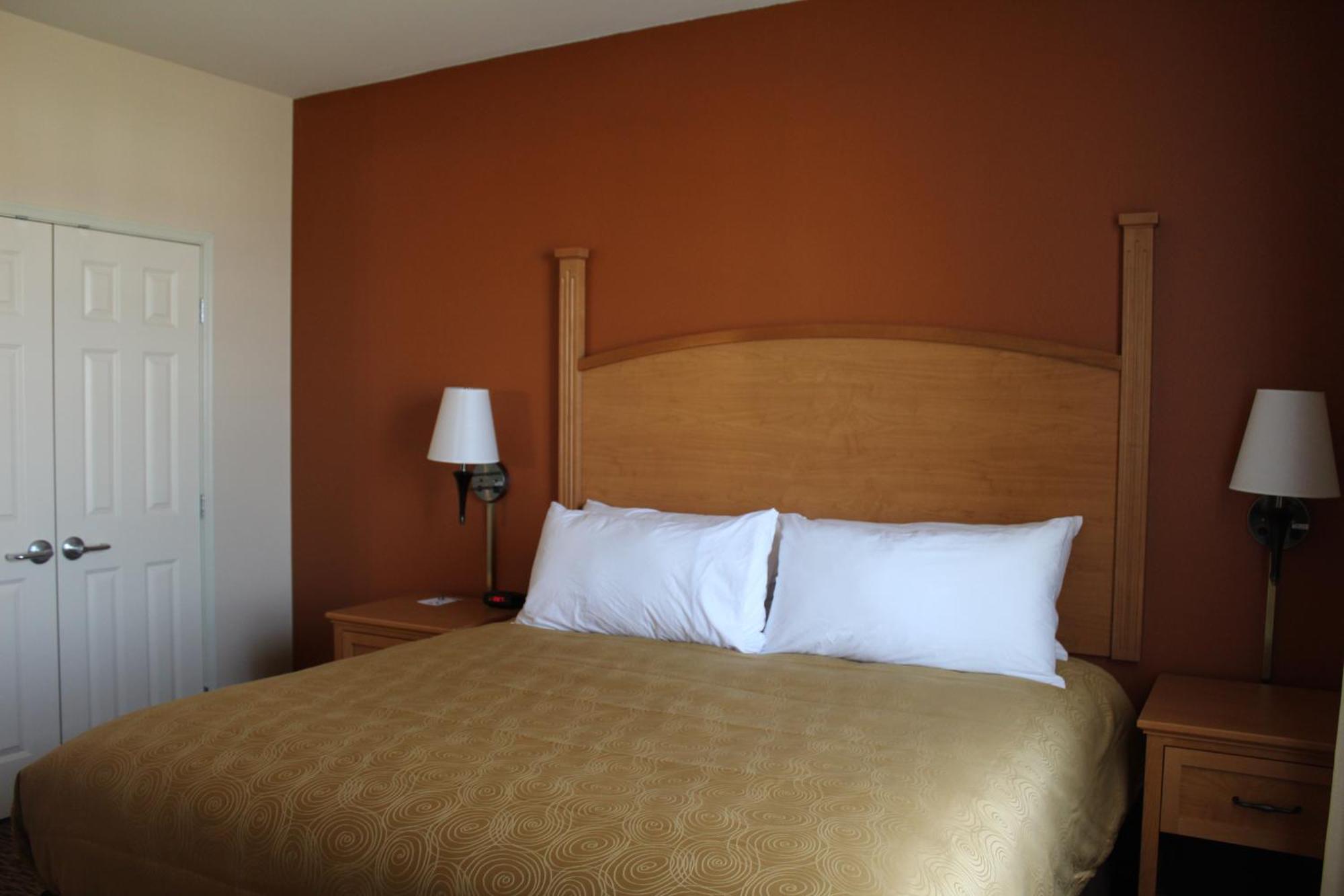 Mainstay Suites Watford City - Event Center Room photo